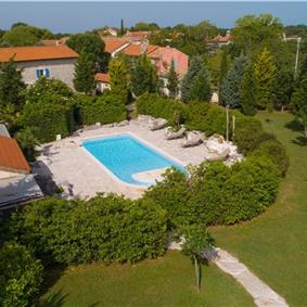 5 Bedroom Istrian Villa Estate with Large Pool and Gardens near Barban, Sleeps 12
